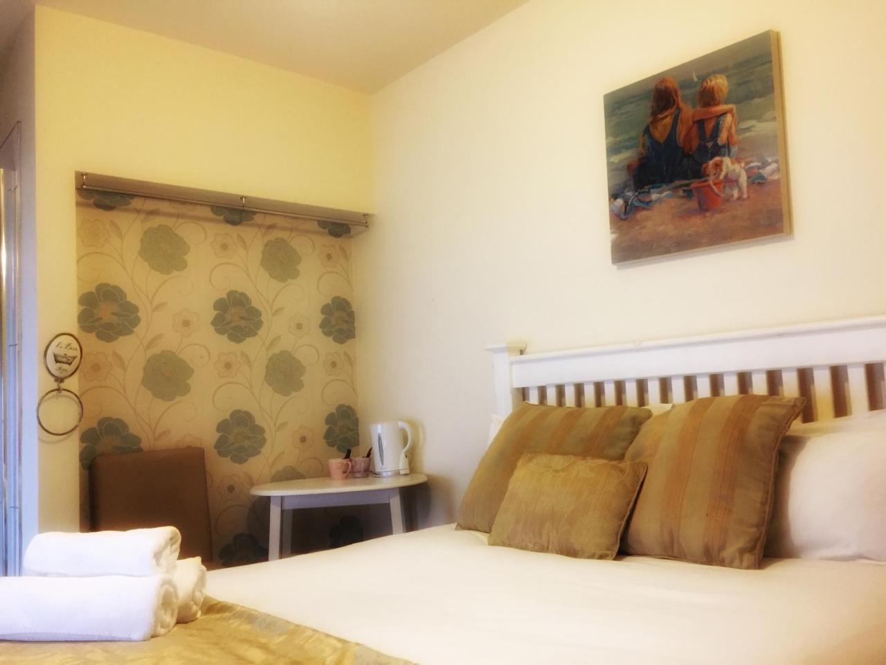 Prairie House - Boutique Townhouse Pensionat Salthill Exteriör bild